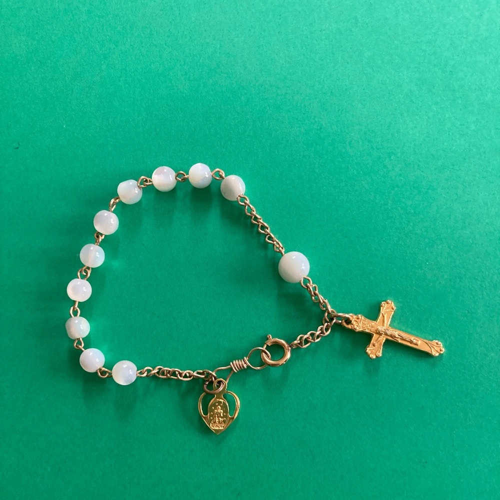🔥4 for $20.00 🔥Mother of Pearl Decade Bracelet.   NWOT